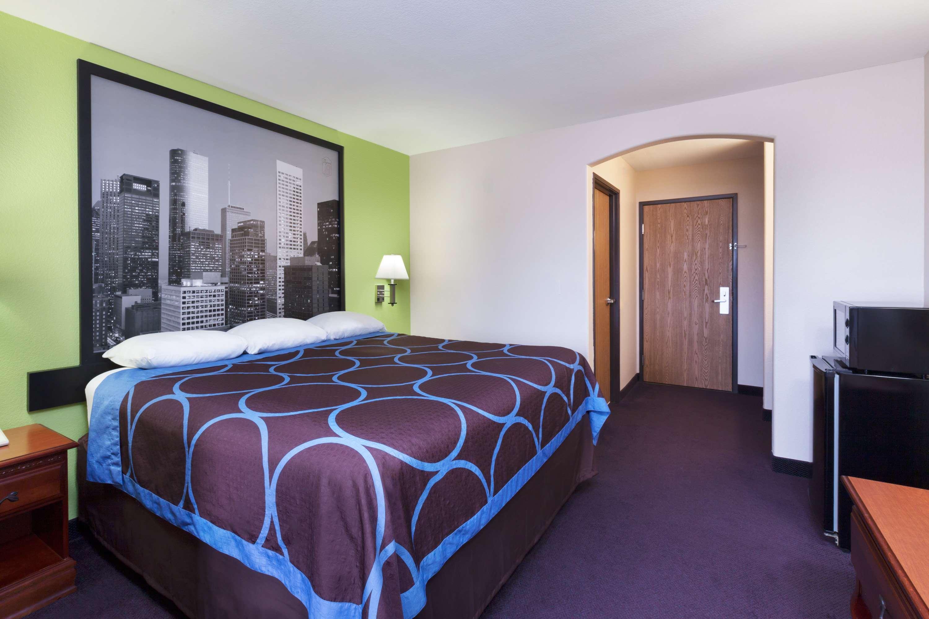 Super 8 By Wyndham Huntsville Buitenkant foto