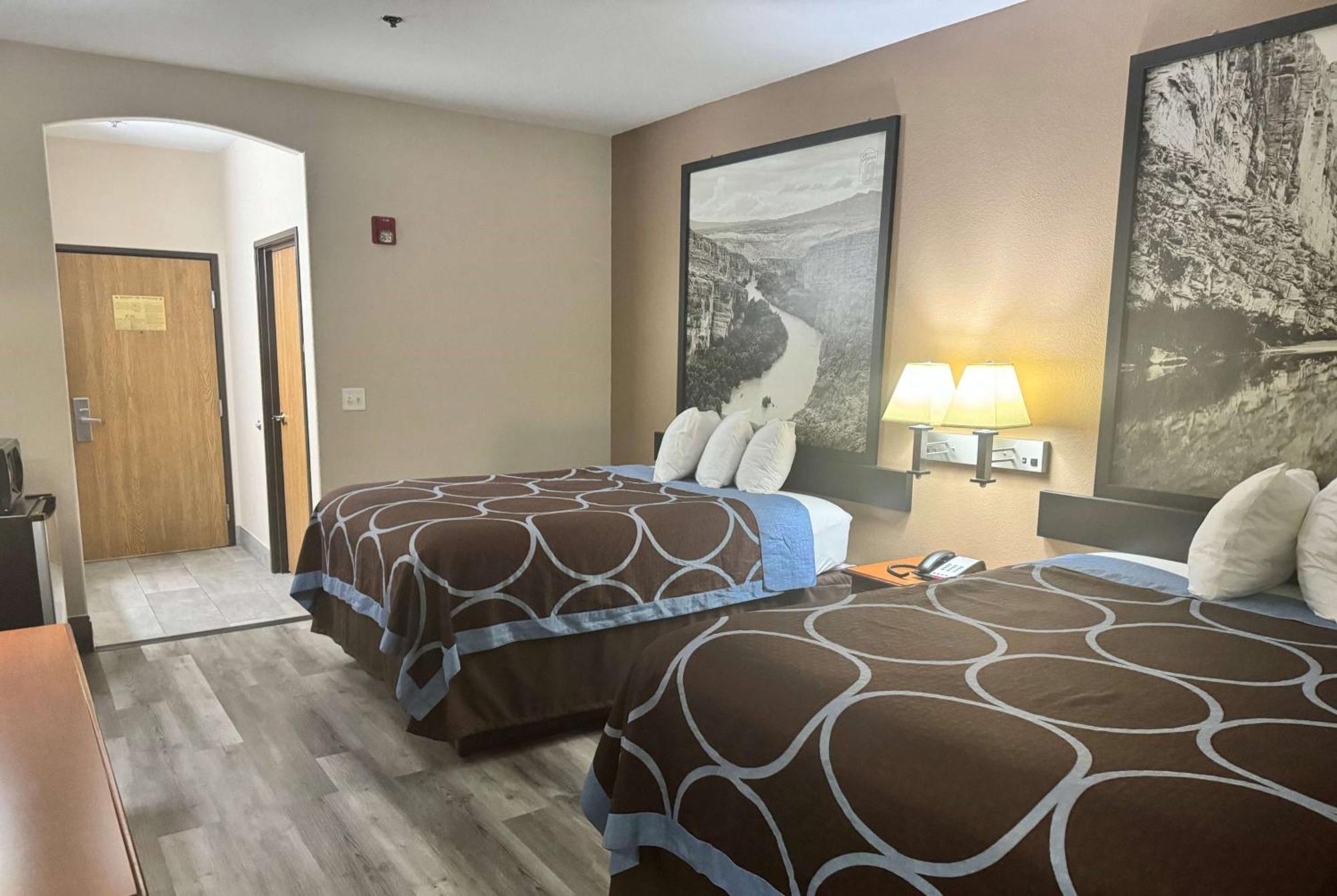 Super 8 By Wyndham Huntsville Buitenkant foto