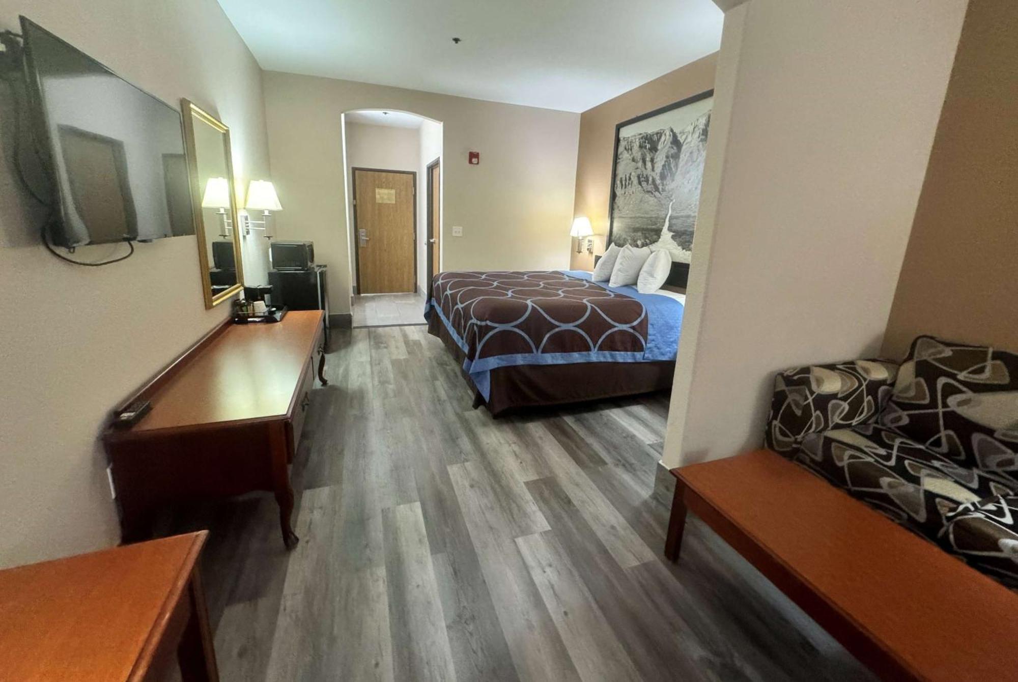 Super 8 By Wyndham Huntsville Buitenkant foto